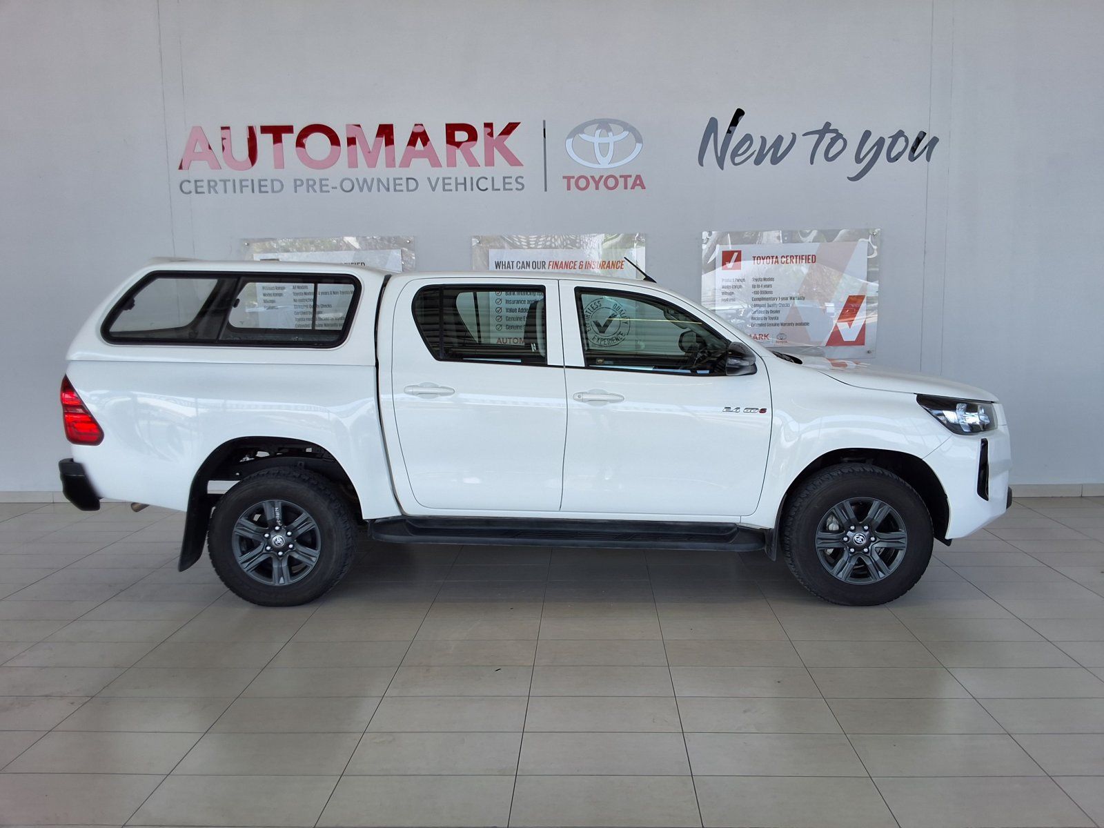 2025 Toyota Hilux Double Cab 2.4GD6 4X4 RAI AT photo
