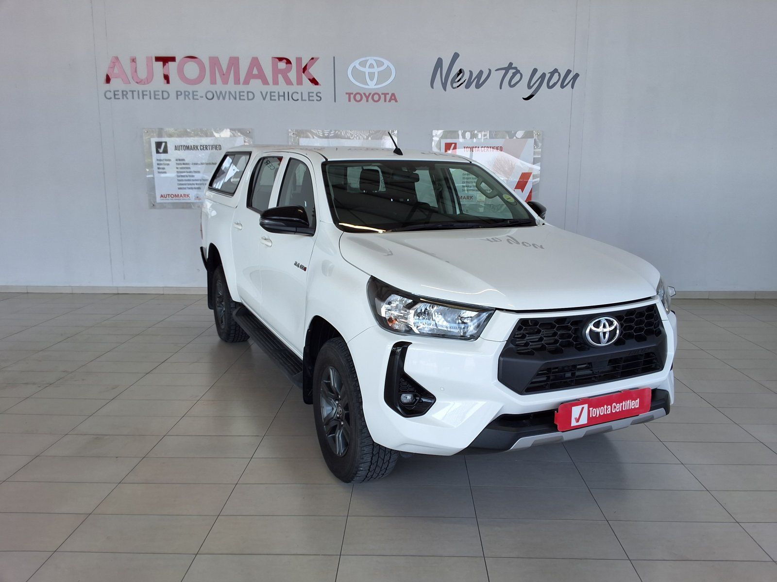 2025 Toyota Hilux Double Cab 2.4GD6 4X4 RAI AT photo