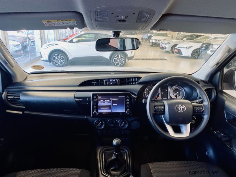 2021 Toyota Hilux 2.4 RB D/C 2x4 pictures