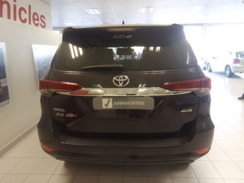 2016 Toyota FORTUNER 2.8 GD pictures