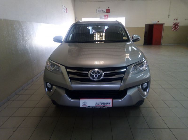 2016 Toyota Fortuner 2.4 GD-6 2X4 RB AT pictures