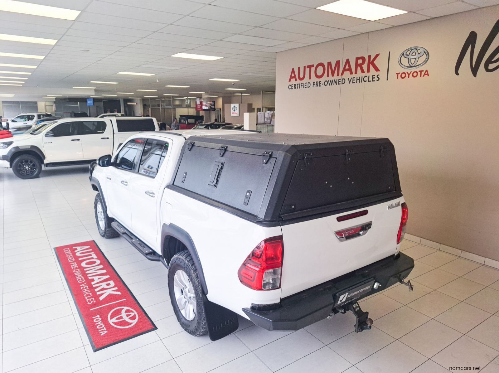 2017 Toyota Hilux Raider 2.8 DC 4x4 AT pictures