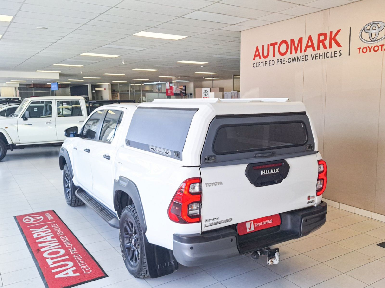 2024 Toyota Hilux 2.8 LGD 4x4 AT pictures