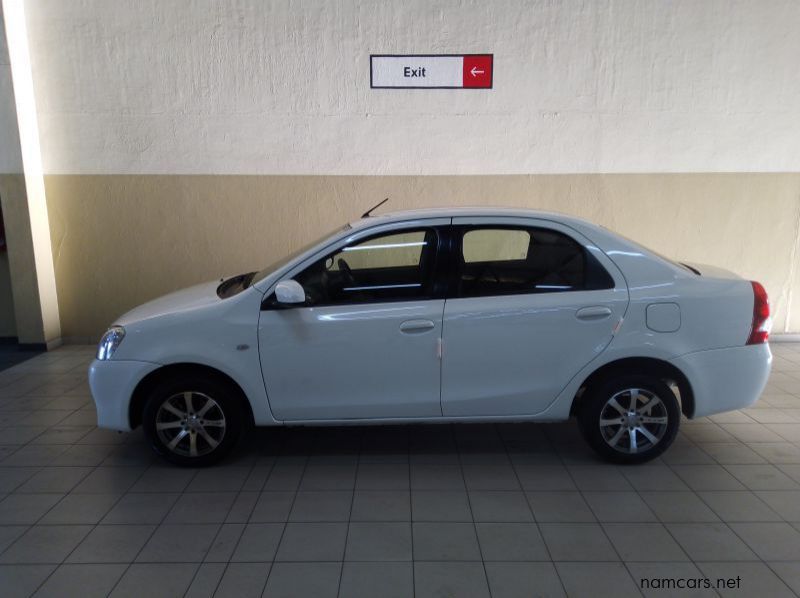 2015 Toyota ETIOS 1.5 XS pictures