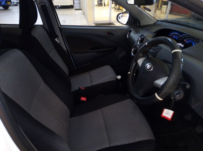 2015 Toyota ETIOS 1.5 XS pictures