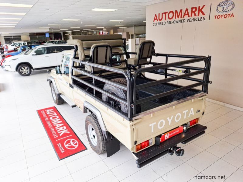 2023 Toyota Landcruiser 79 SC 4.2D pictures