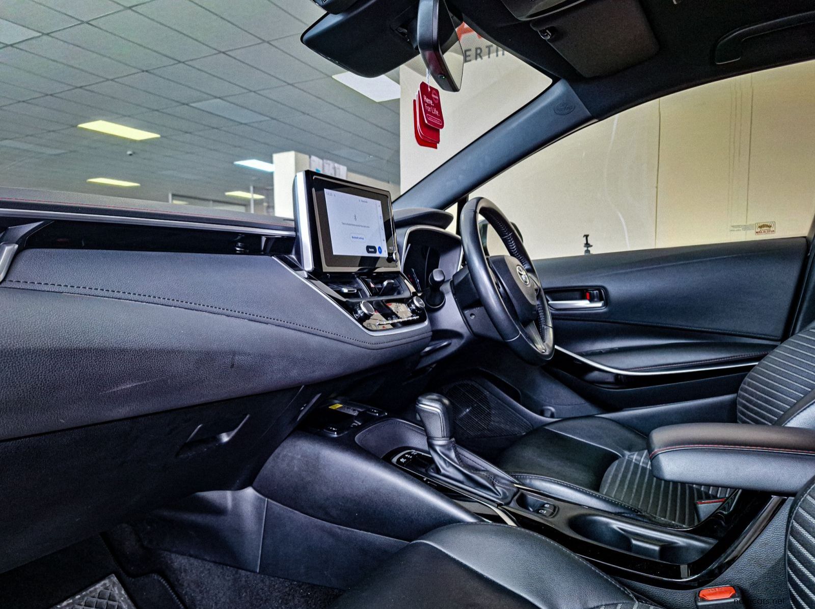 2024 Toyota Corolla 1.8 XR HEV pictures