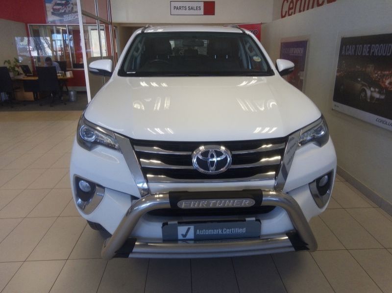 2016 Toyota FORTUNER 2.8 GD 6 4X4 MT pictures