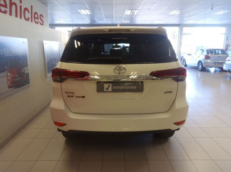 2016 Toyota FORTUNER 2.8 GD 6 4X4 MT pictures