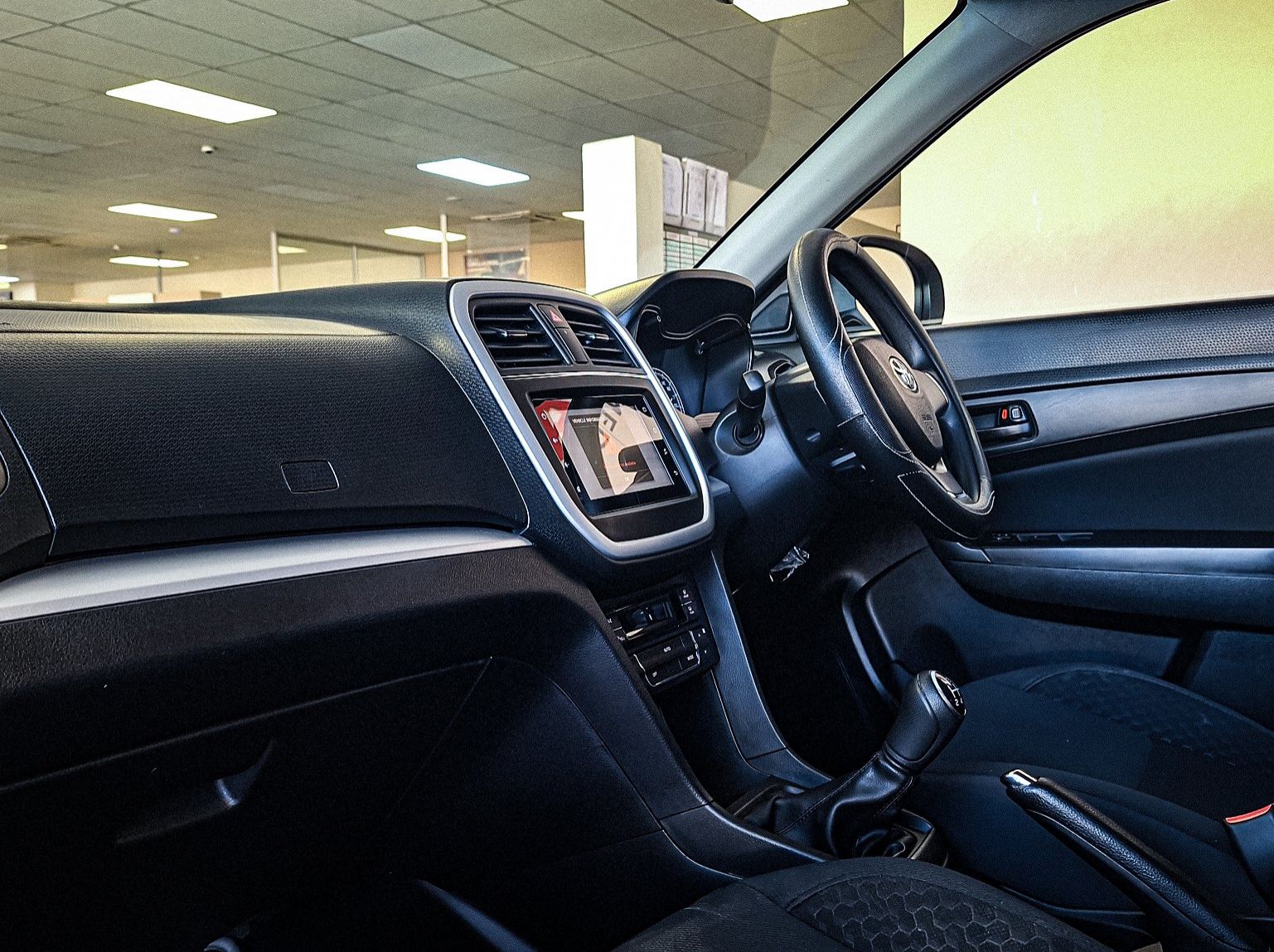 2023 Toyota Urban Cruiser 1.5 XS MT pictures