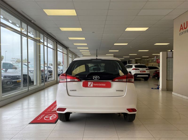 2020 Toyota Yaris 1.5 Xi MT pictures