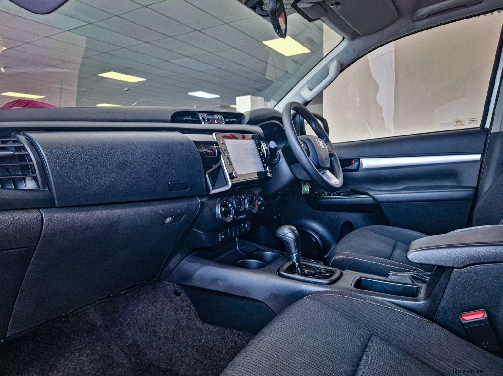 2024 Toyota Hilux Raider 2.4 GD-6 AT 4x4 pictures