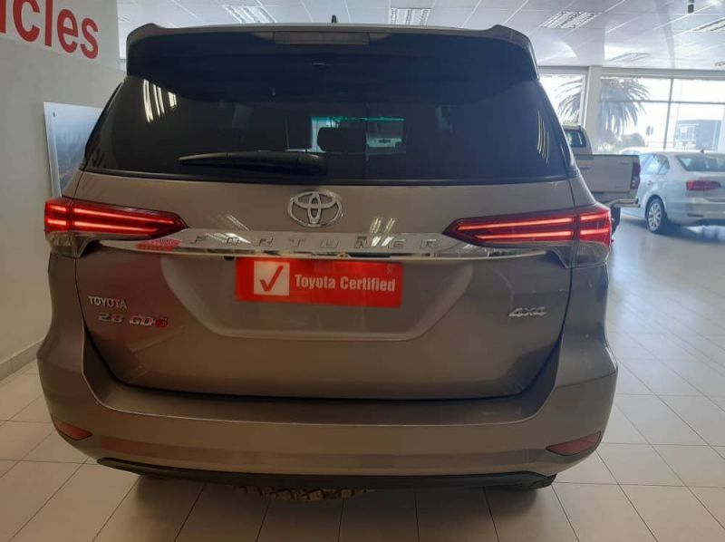 2017 Toyota FORTUNER 2.8 GD-6 4X4 6MT pictures