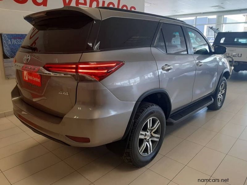 2017 Toyota FORTUNER 2.8 GD-6 4X4 6MT pictures