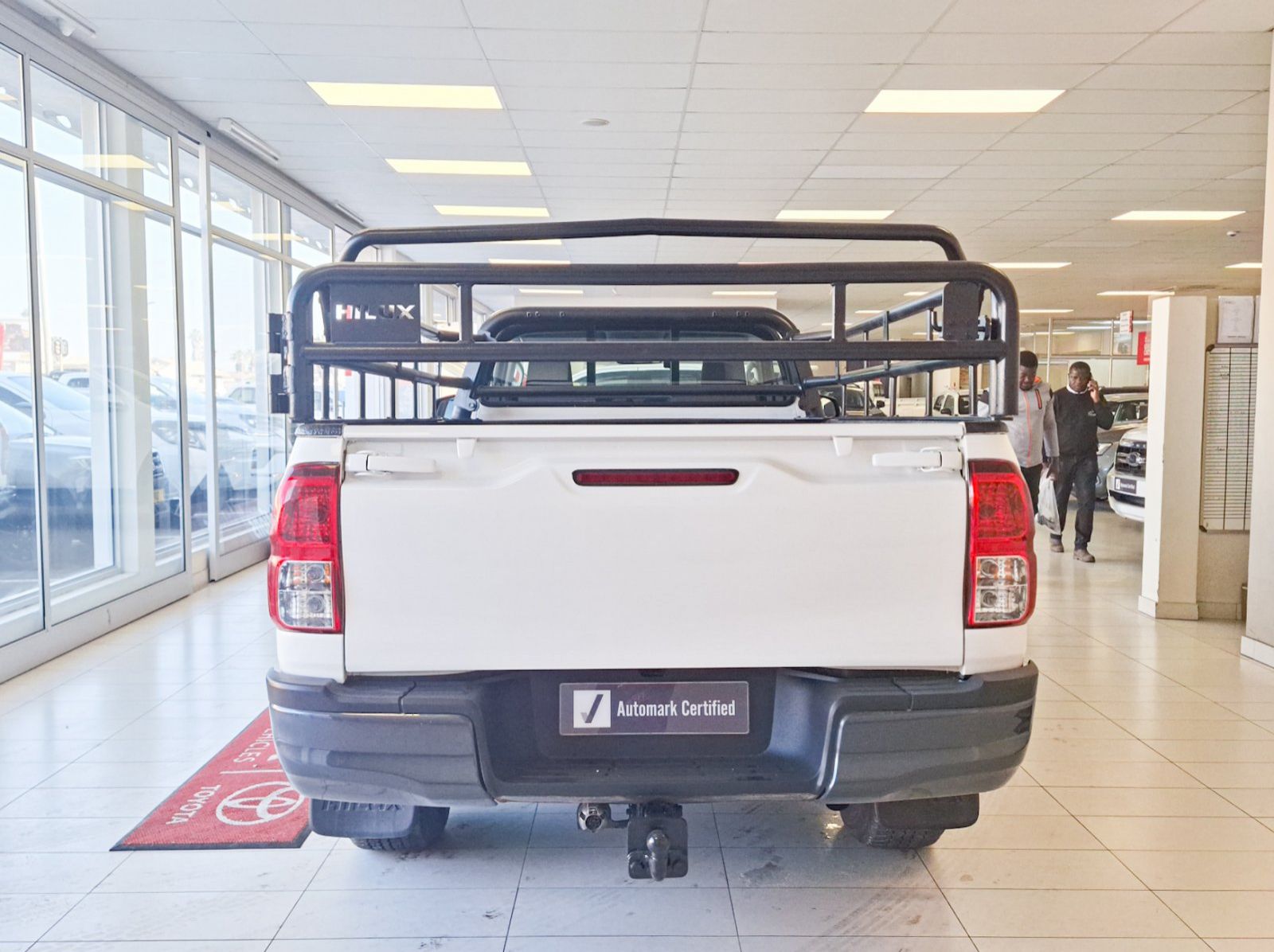 2018 Toyota Hilux SC 2.4 GD6 RB SRX MT pictures