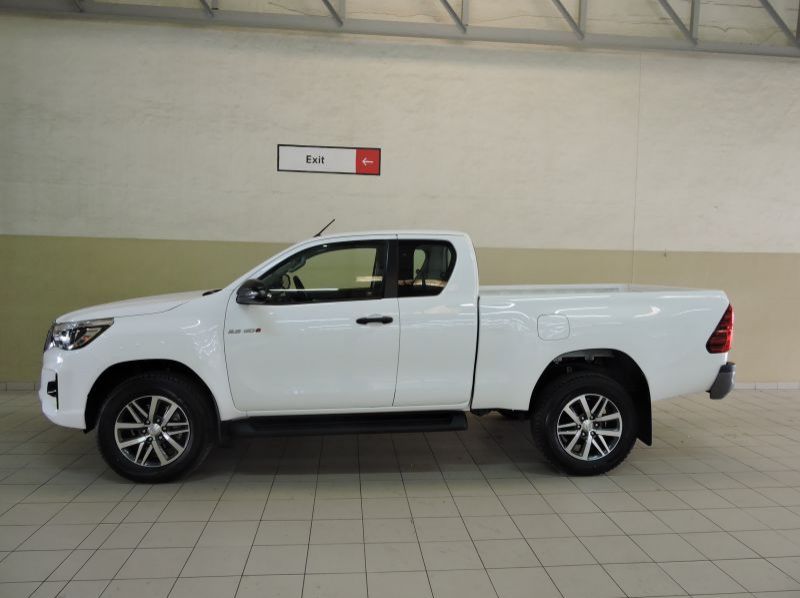 2018 Toyota Hilux pictures