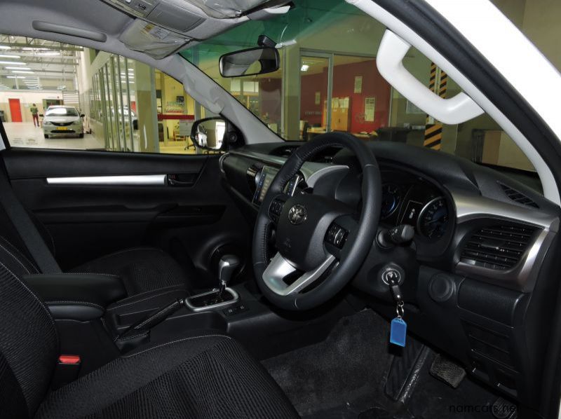 2018 Toyota Hilux pictures