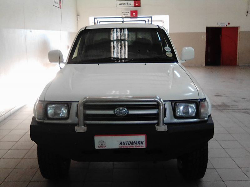 2000 Toyota HILUX 2.7 VVTI 4X4 pictures