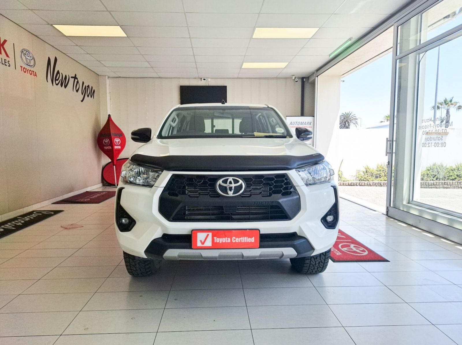 2024 Toyota Hilux Raider 2.4 Gd-6 4x4 AT pictures