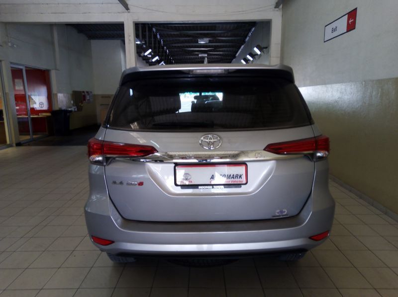 2019 Toyota FORTUNER 2.4 GD-6 RB AT pictures