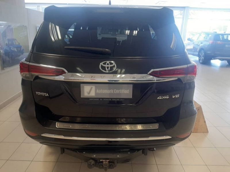 2016 Toyota FORTUNER 4.0 V6 4X4 pictures