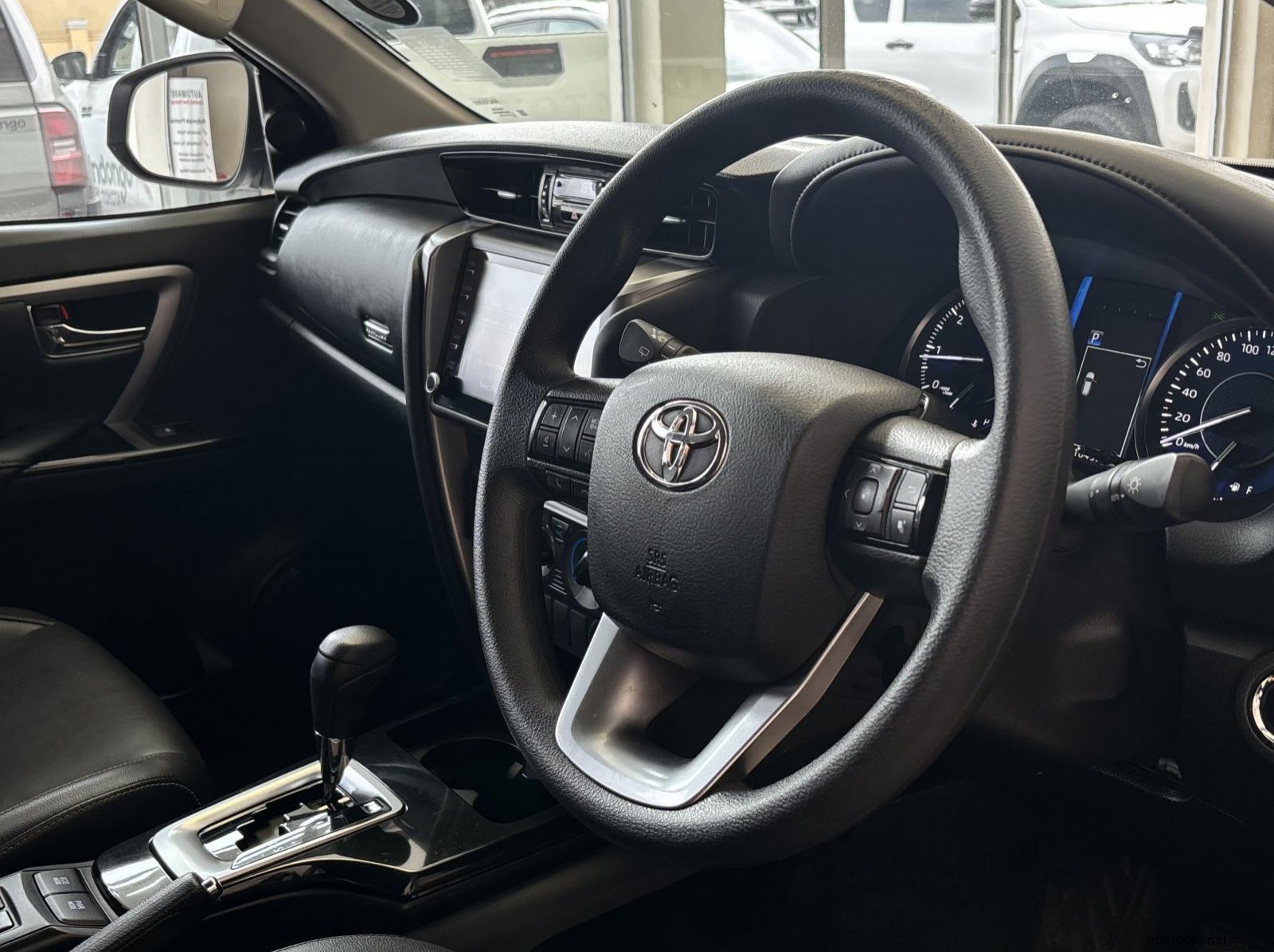 2021 Toyota FORTUNER 2.4 GD6 4x4 AT pictures
