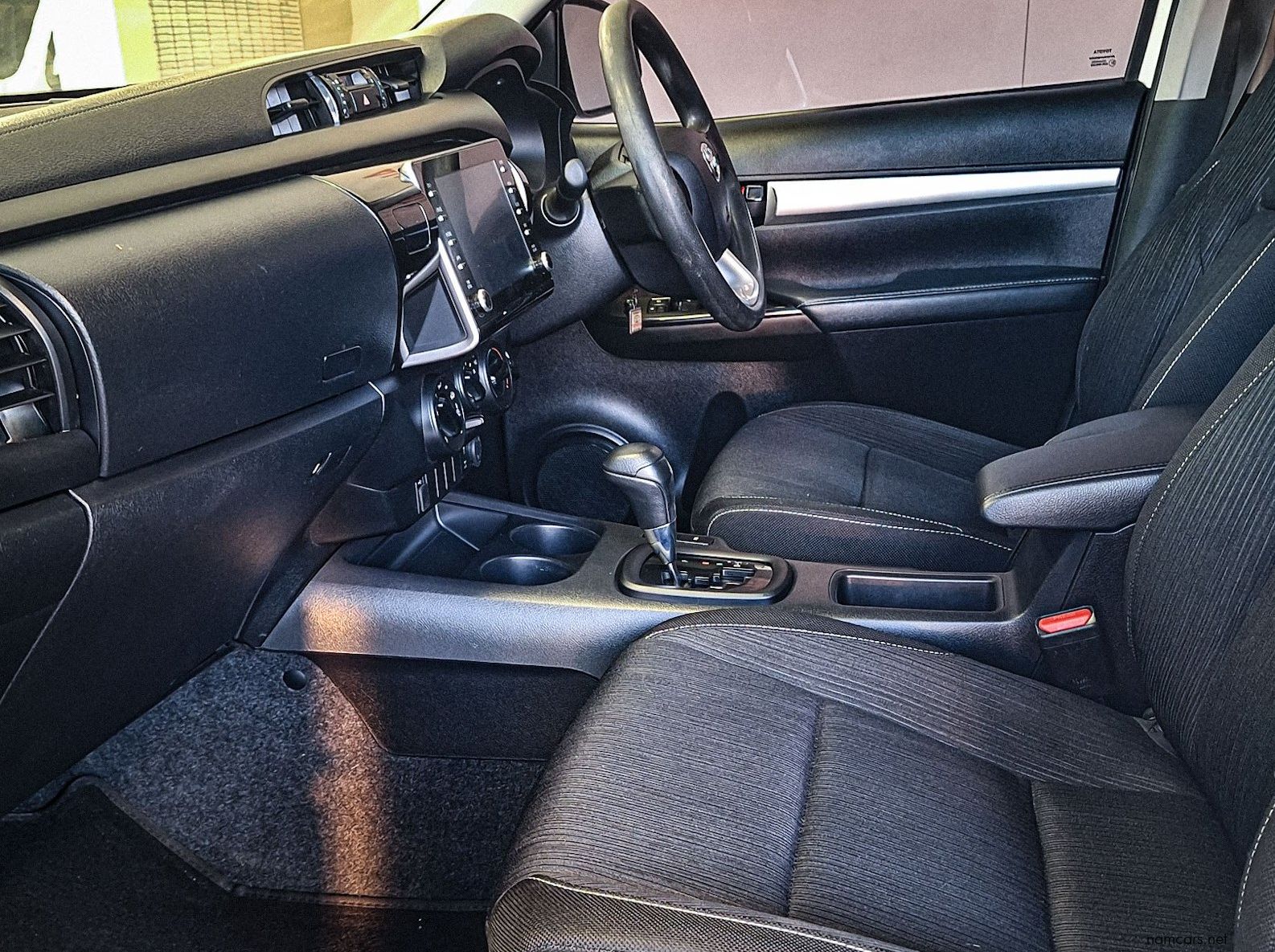 2022 Toyota Hilux Raider 2.4 GD6 4x4 AT pictures