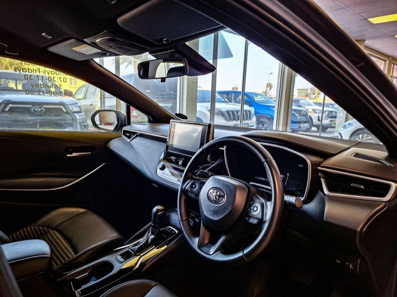 2024 Toyota Corolla 1.8 XS HEV AT pictures