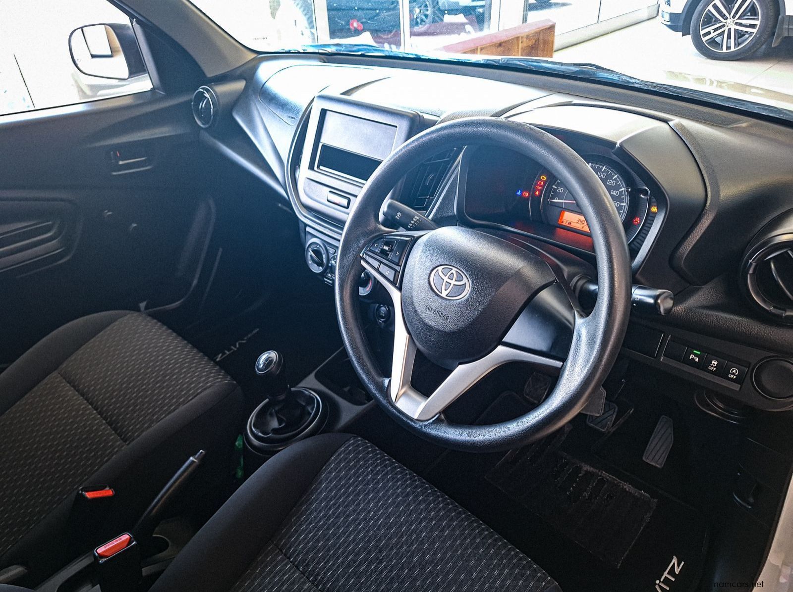 2023 Toyota Vitz 1.0 MT pictures