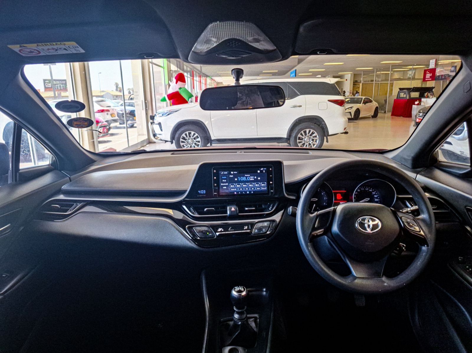 2019 Toyota C-HR 1.2T pictures