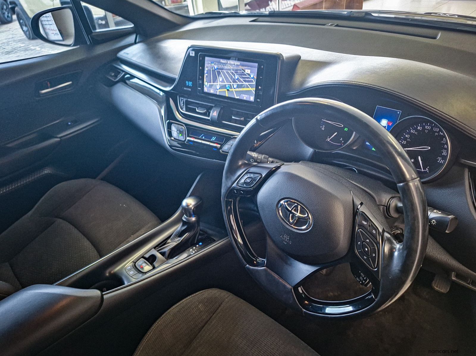 2019 Toyota C-HR 1.2T PLUS CVT pictures