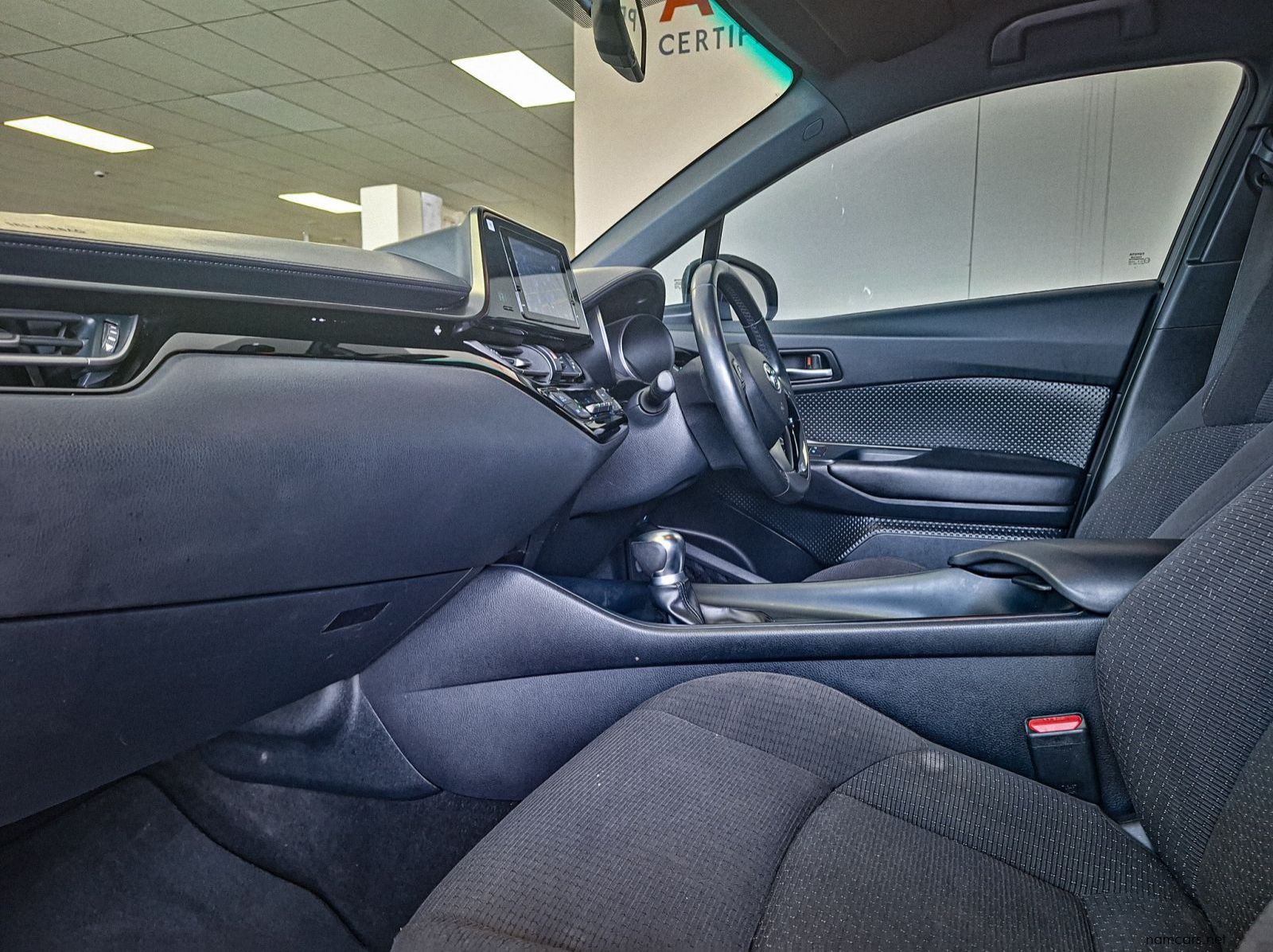 2019 Toyota C-HR 1.2T PLUS CVT pictures