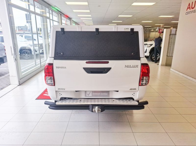 2018 Toyota Hilux 2.4 SRX DC 4x4 pictures