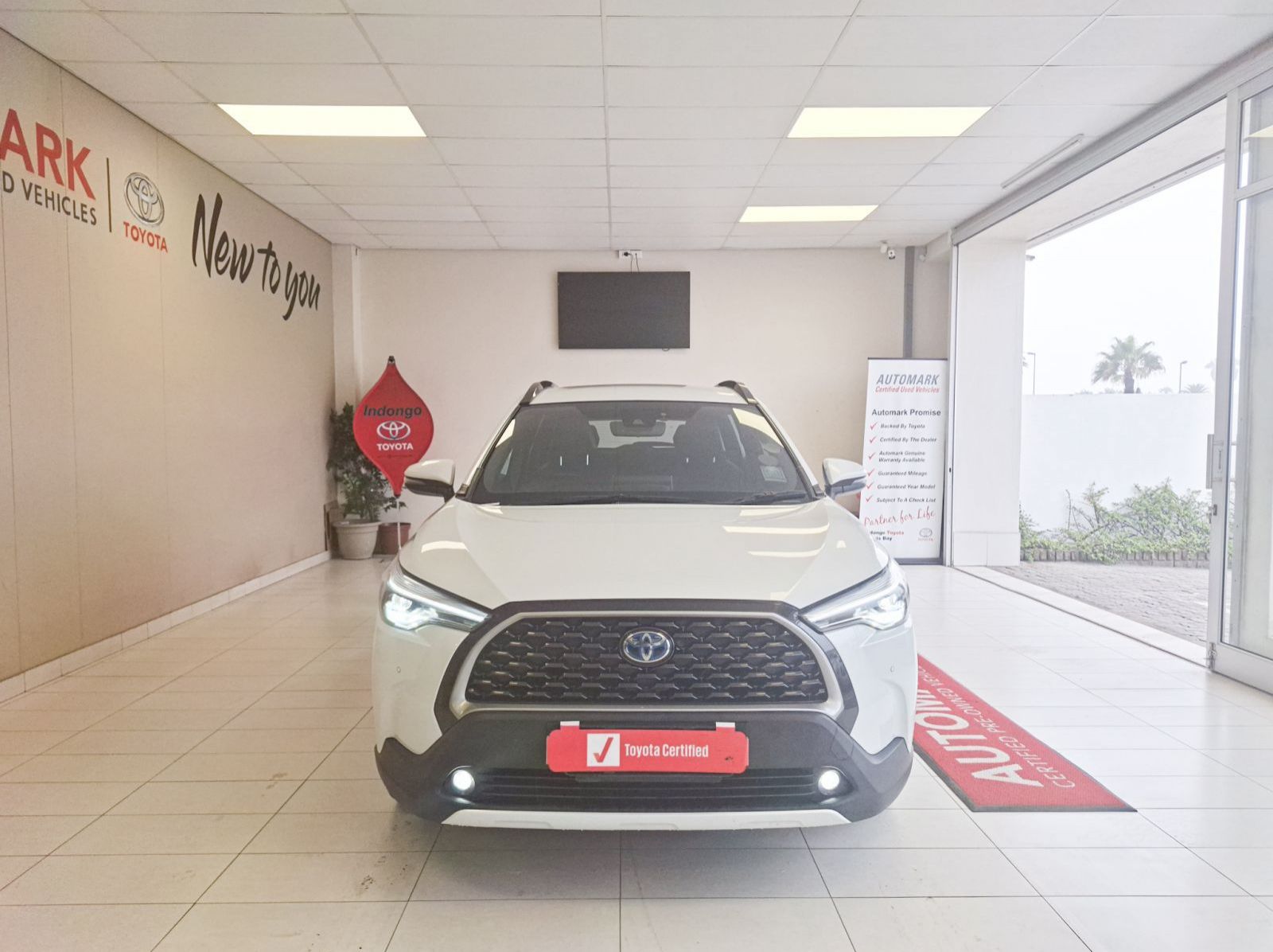 2023 Toyota Corolla Cross 1.8 XR HV CVT pictures