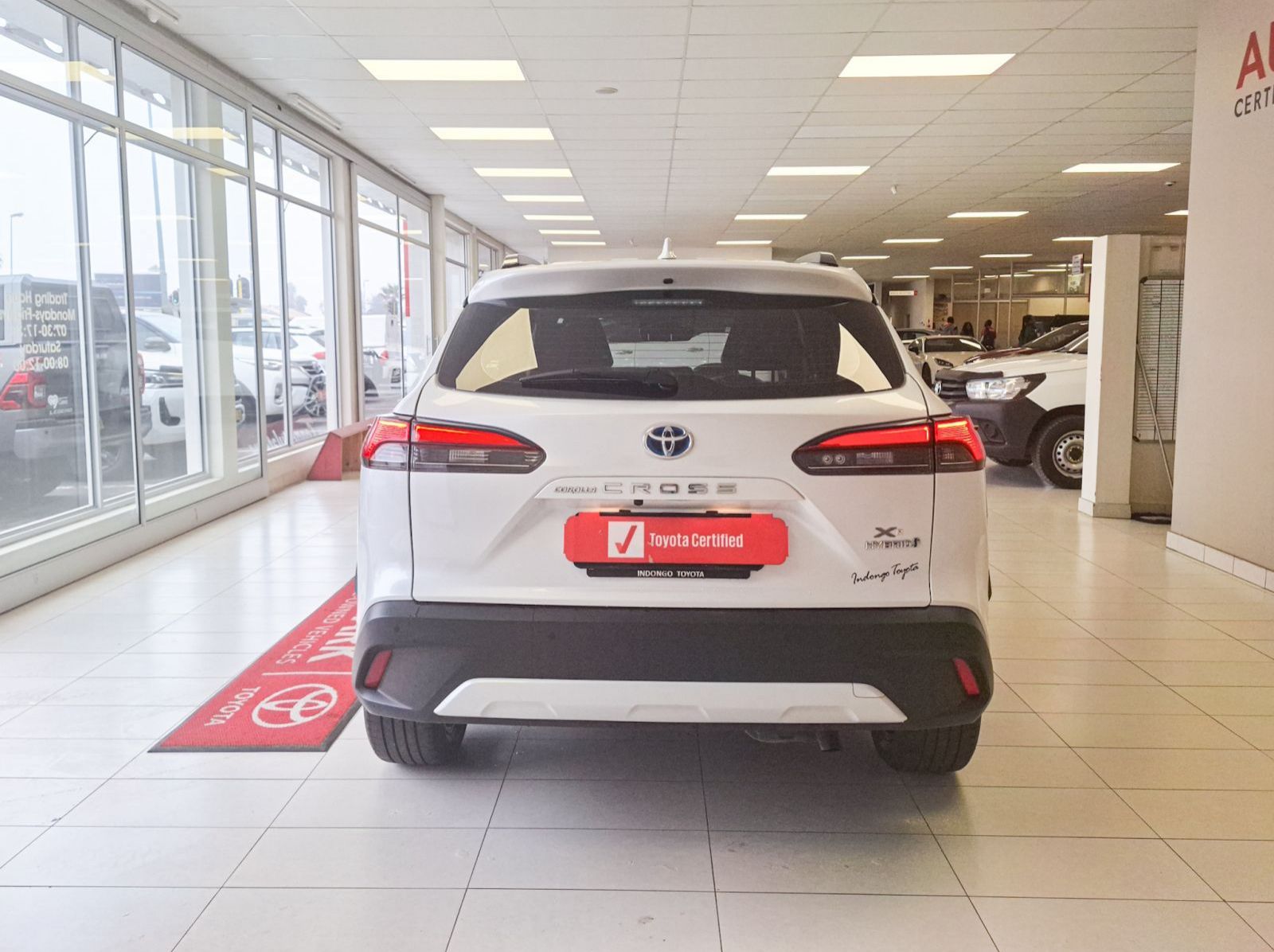 2023 Toyota Corolla Cross 1.8 XR HV CVT pictures