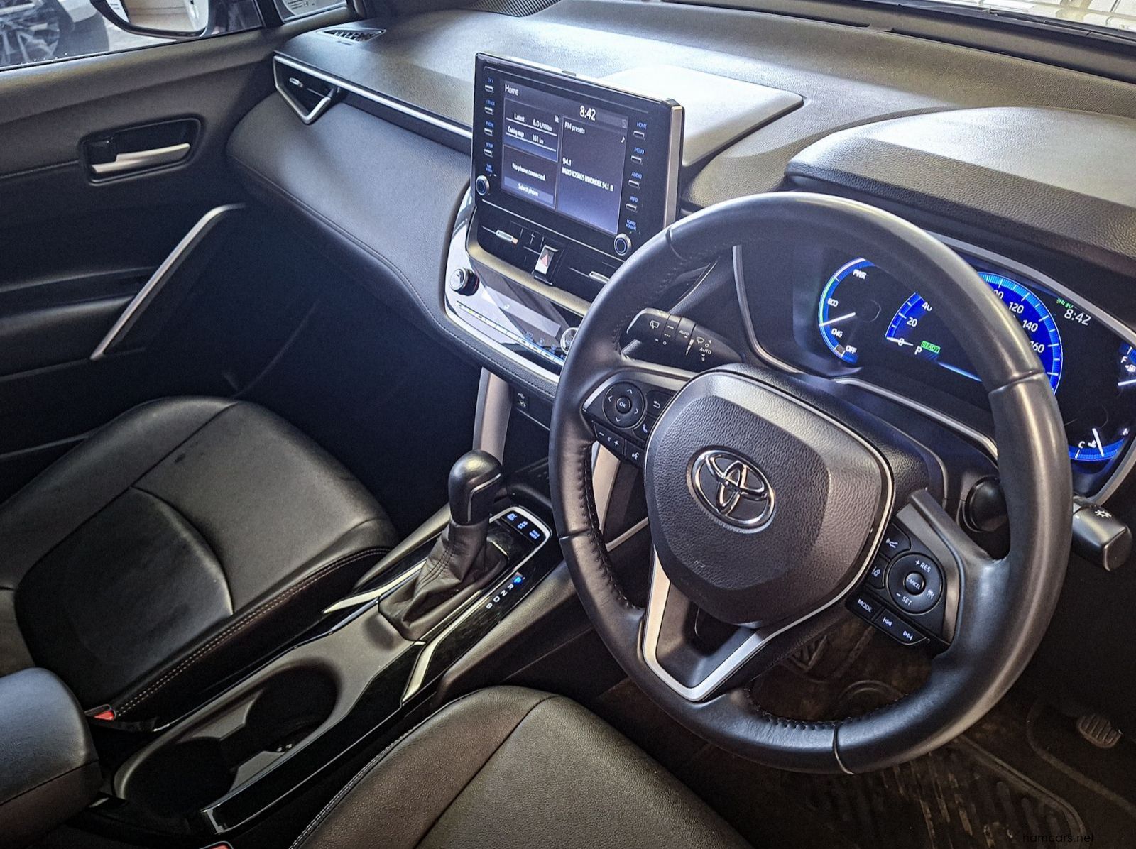 2023 Toyota Corolla Cross 1.8 XR HV CVT pictures