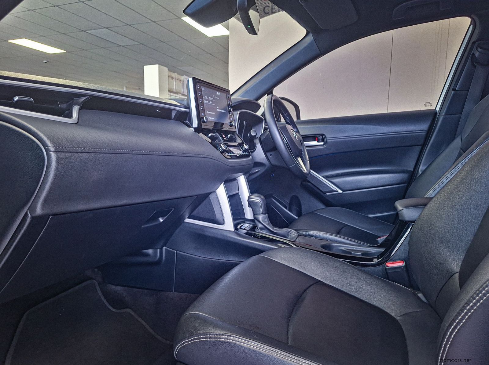 2023 Toyota Corolla Cross 1.8 XR HV CVT pictures