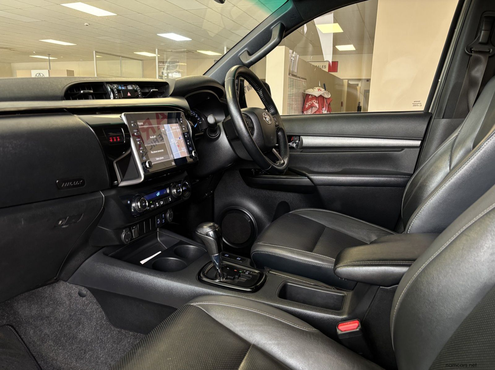 2020 Toyota Hilux 2.8 GD6 RD Legend Rs 4x4 AT pictures