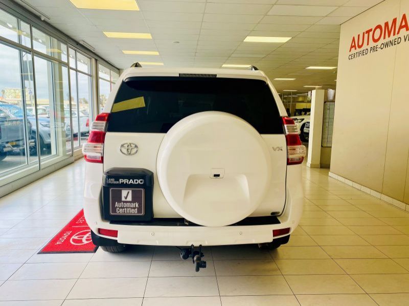 2015 Toyota Land Cruiser Prado 4.0 VX pictures