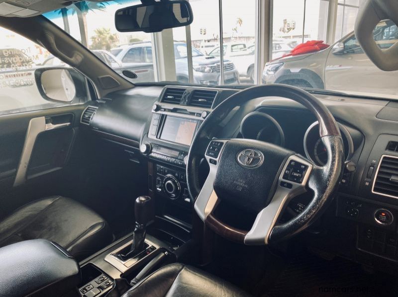 2015 Toyota Land Cruiser Prado 4.0 VX pictures