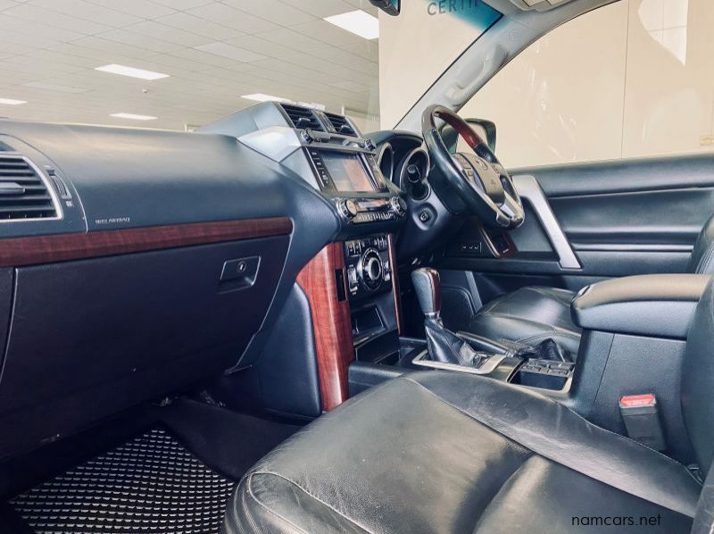 2015 Toyota Land Cruiser Prado 4.0 VX pictures