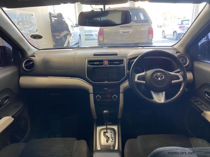 2018 Toyota Rush 1.5 pictures