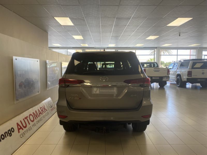 2016 Toyota Fortuner 2.8 4x4 AT pictures