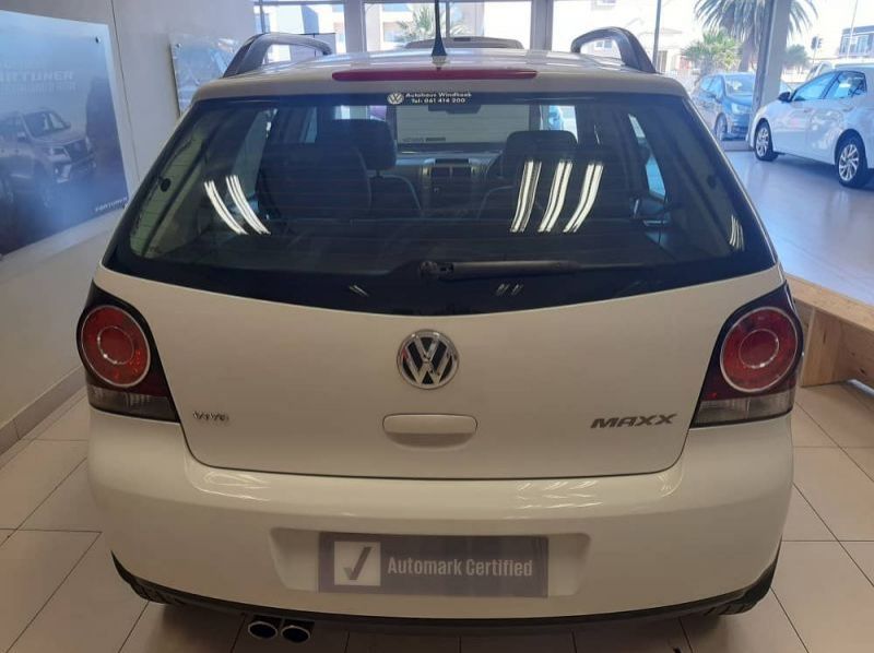 2015 Volkswagen POLO VIVO GP 1.6 MAXX 5DR pictures