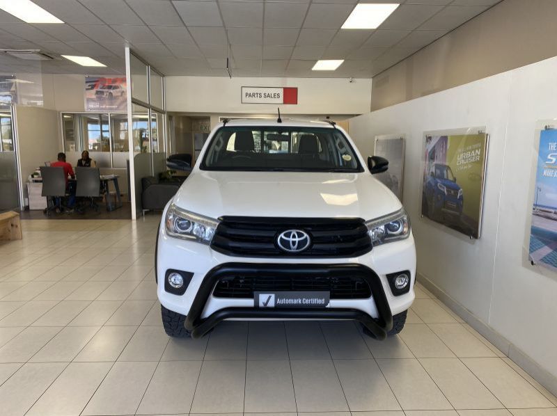 2017 Toyota Hilux 2.8 E/cab 4x4 MT pictures