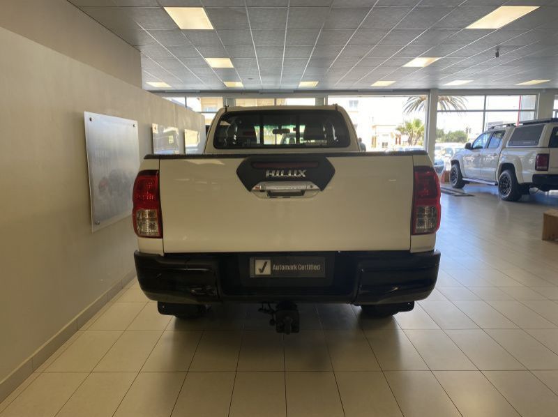 2017 Toyota Hilux 2.8 E/cab 4x4 MT pictures