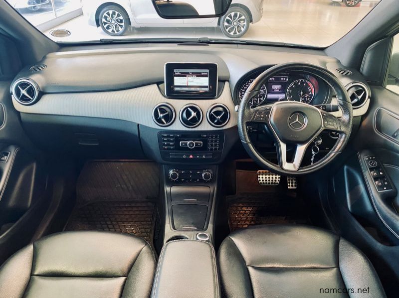 2014 Mercedes-Benz B200 BE AT pictures
