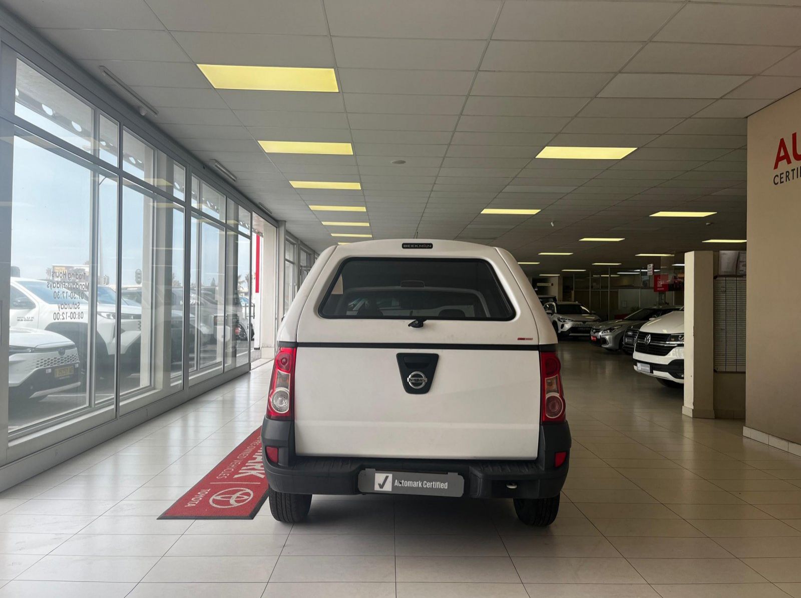 2023 Nissan NP 200 1.6 AC SAFETY PACK MT pictures