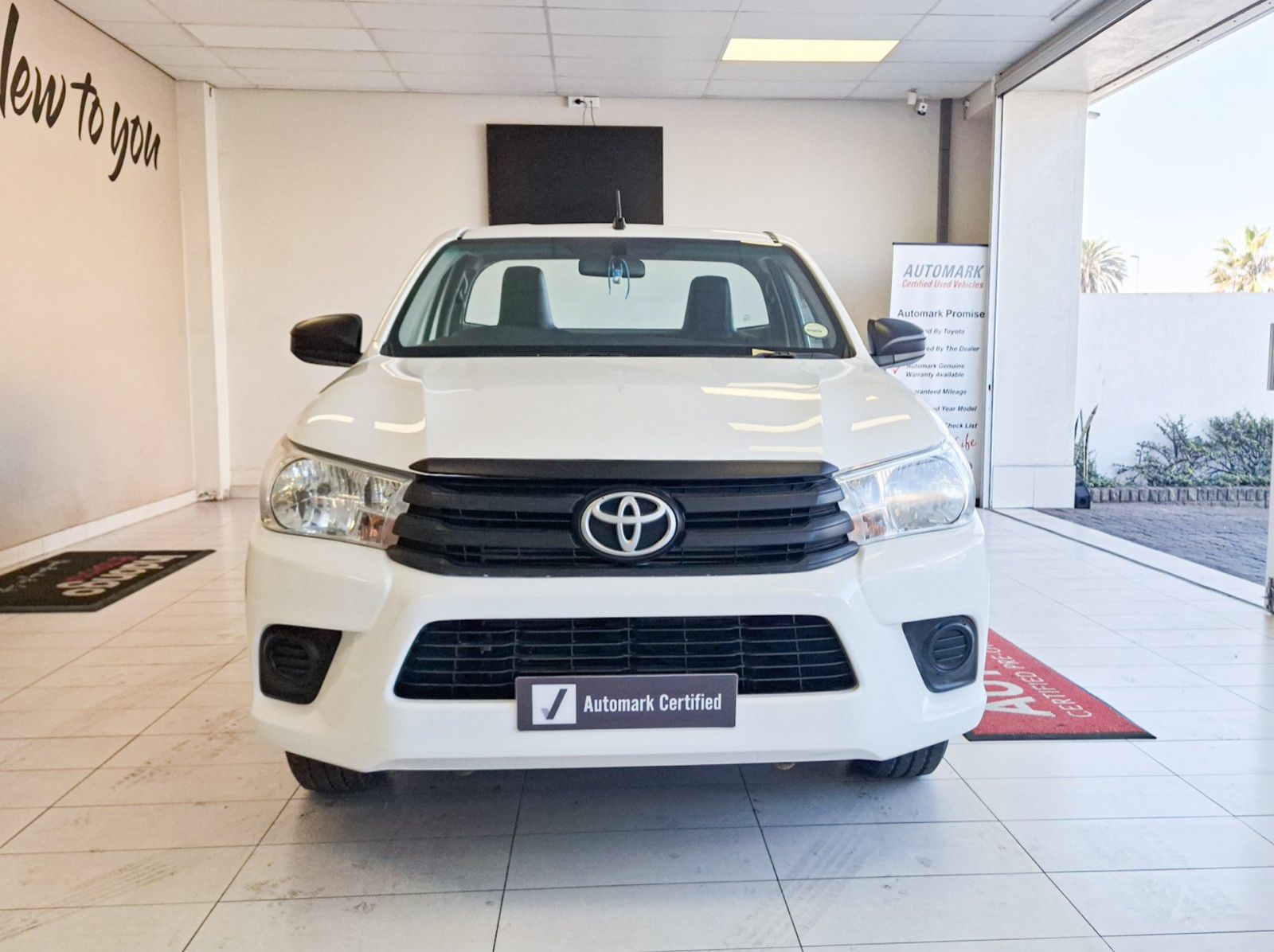 2022 Toyota Hilux SC 2.4 GD S A/C 5MT pictures