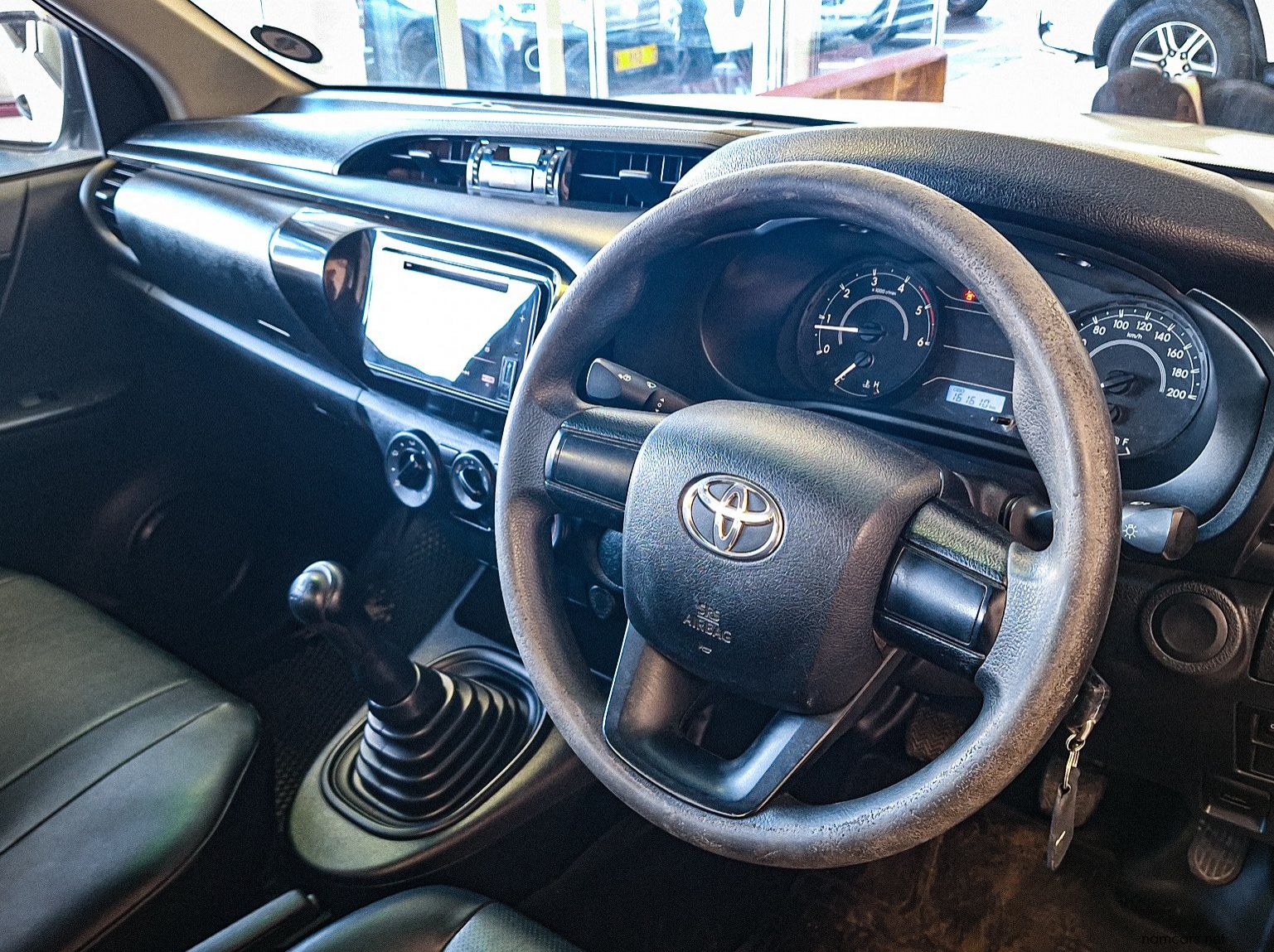 2022 Toyota Hilux SC 2.4 GD S A/C 5MT pictures